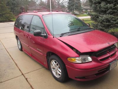 Red van image 1